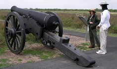 Civil War; Union.artillery.18-pdr.siege.gun.[either.Model.1840.or.1845]..JPG