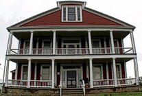 slave%20house.jpg slave%20house.jpg