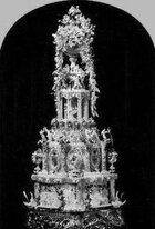 d27c62b1bc5c236f442295013f2cab89--princess-wedding-cakes-tall-wedding-cakes.jpg
