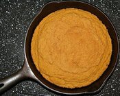 512px-CornbreadSkillet.jpg