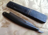 razor-us-navy-closed-box.jpg